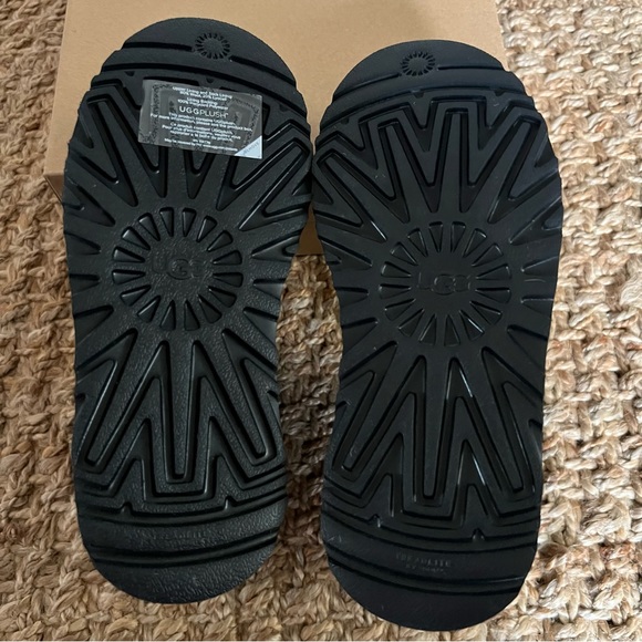 NWT UGG Neumel Platform Strap Chukka Boot Black Various Sizes - Picture 12 of 16